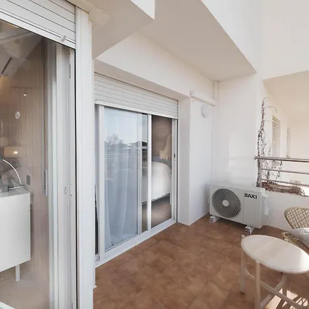 Apartament The Miks Sur 4 *